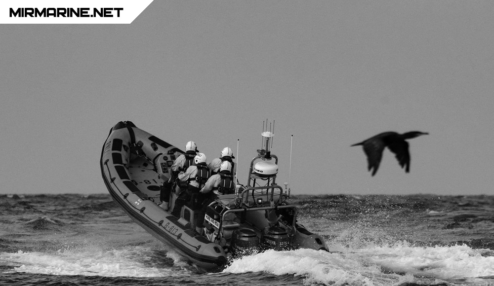 Спасательный катер - ориентировка при плавании