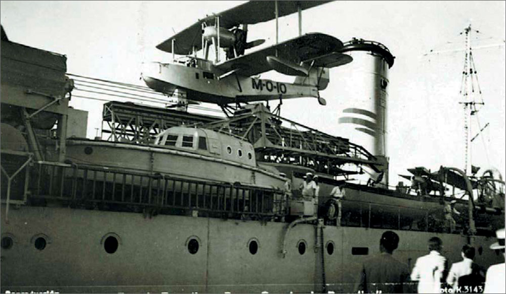 Бортовой гидросамолет «Walrus» на катапульте