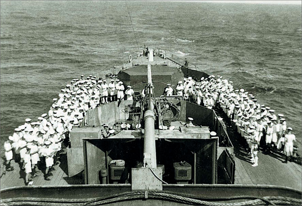 Крейсер «Frobisher». Вид на квартердек