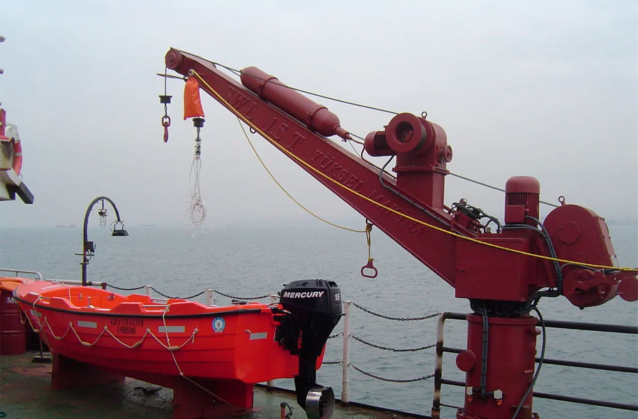 Дежурная спасательная шлюпка